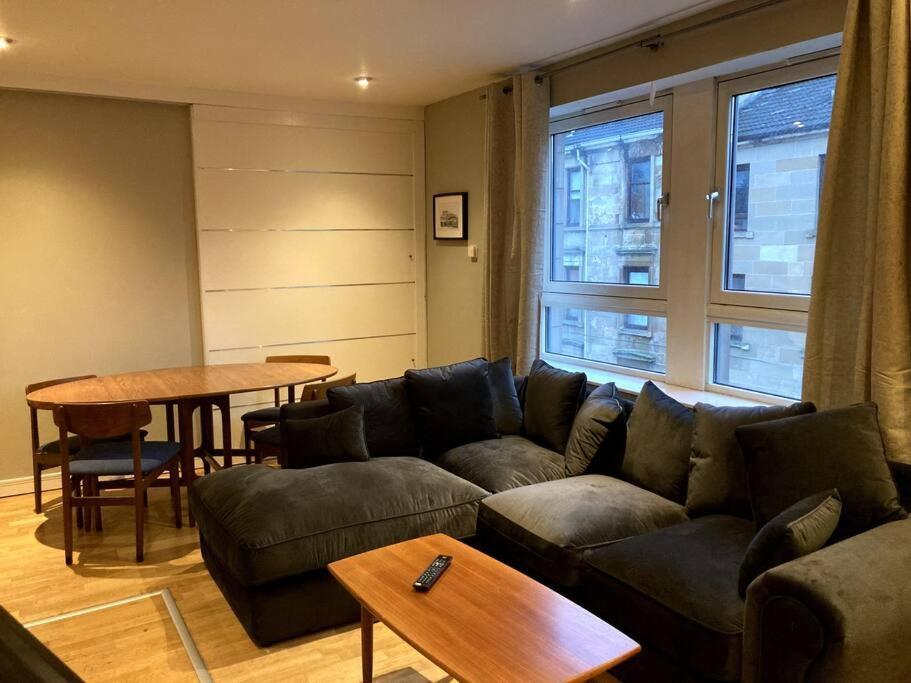 Stylish 2 Bed Accessible Flat Perfect Location Apartman Glasgow Kültér fotó